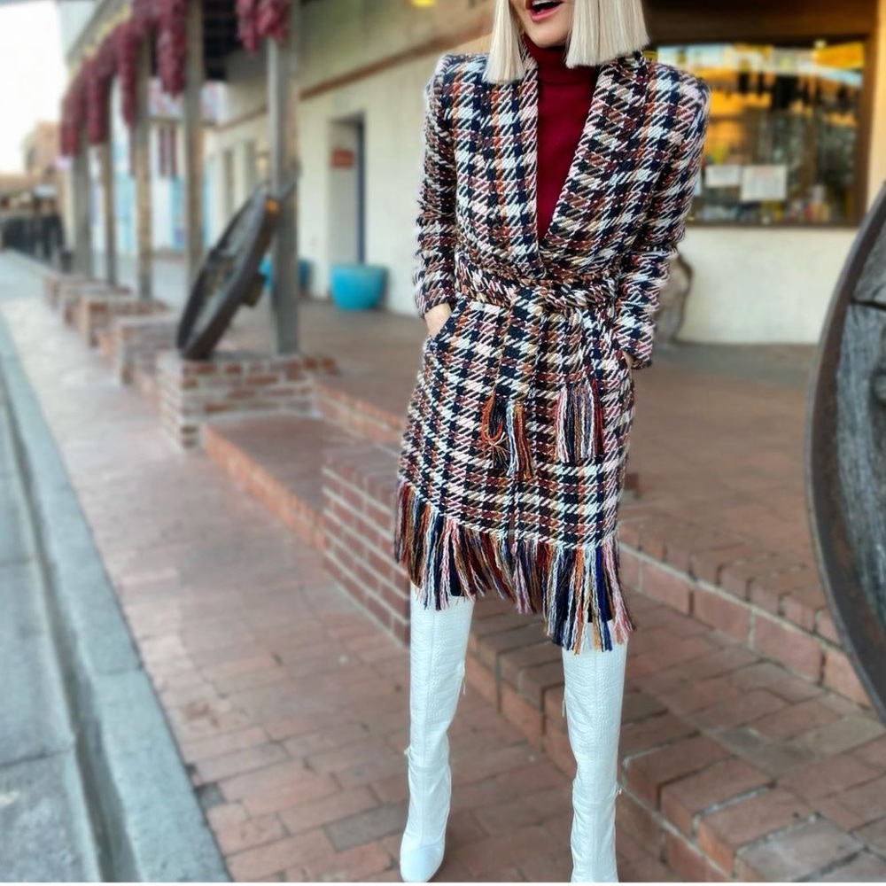 CAbi fringe plaid/tweed coat w/tie belt.